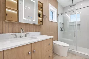 37 Beverly Dr, Albertson, NY 11507 - Photo 9