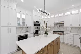 37 Beverly Dr, Albertson, NY 11507 - Photo 11