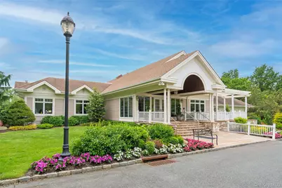 323 Baltustrol Circle, Roslyn, NY 11576 - Photo 31