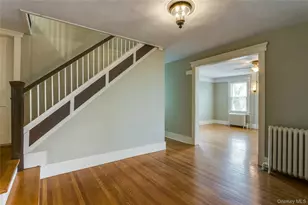 24 Youngs Hill Rd, Huntington, NY 11743 - Photo 5