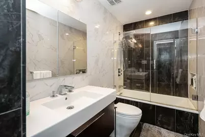 107 Whalers Cove, Babylon, NY 11702 - Photo 17