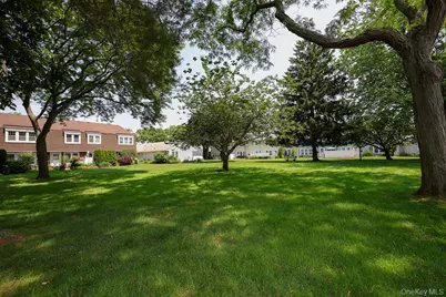 107 Whalers Cove, Babylon, NY 11702 - Photo 21