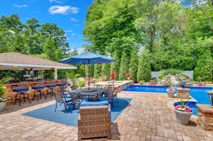140 Wedgewood Dr, Hauppauge, NY 11788 - Photo 3