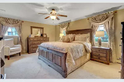 140 Wedgewood Drive, Hauppauge, NY 11788 - Photo 29