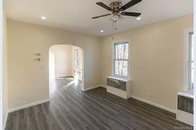 13 Knoll Place, Glen Cove, NY 11542 - Photo 5