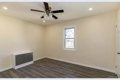 13 Knoll Place, Glen Cove, NY 11542 - Photo 3