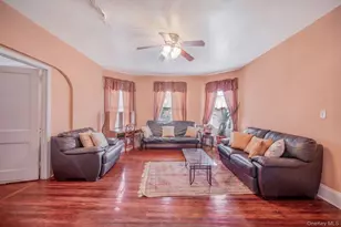 12-52 Bay Park Pl, Bayswater, NY 11691 - Photo 11