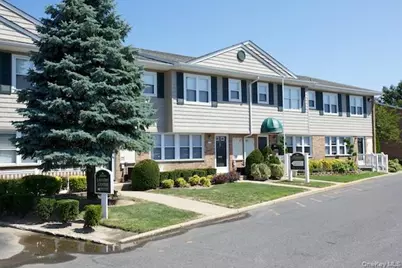 1355 Roanoke Avenue #1RF, Riverhead, NY 11901 - Photo 1