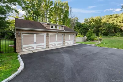 96 Plainview Road, Woodbury, NY 11797 - Photo 35
