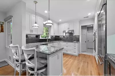 96 Plainview Road, Woodbury, NY 11797 - Photo 5