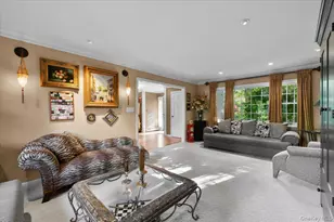 96 Plainview Rd, Woodbury, NY 11797 - Photo 11