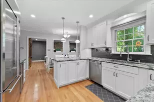 96 Plainview Rd, Woodbury, NY 11797 - Photo 7