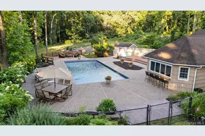 96 Plainview Road, Woodbury, NY 11797 - Photo 29