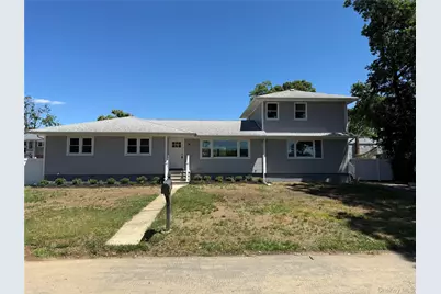 751 Centerwood Street, West Babylon, NY 11704 - Photo 3