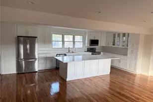 751 Centerwood St, West Babylon, NY 11704 - Photo 5