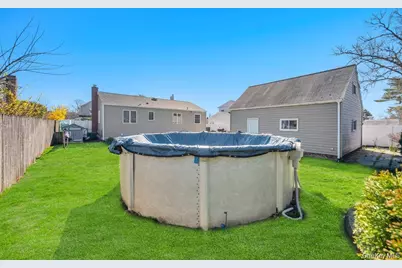 28 Saint Joseph Avenue, Ronkonkoma, NY 11779 - Photo 7