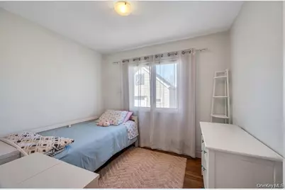 28 Saint Joseph Avenue, Ronkonkoma, NY 11779 - Photo 17