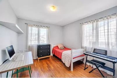 28 Saint Joseph Avenue, Ronkonkoma, NY 11779 - Photo 19