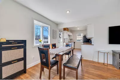 28 Saint Joseph Avenue, Ronkonkoma, NY 11779 - Photo 13