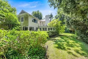 76 Wensley Dr, Great Neck, NY 11020 - Photo 19