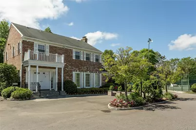 104 W Woodlake Drive, Woodbury, NY 11797 - Photo 29