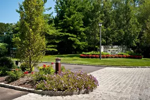 104 W Woodlake Dr, Woodbury, NY 11797 - Photo 41