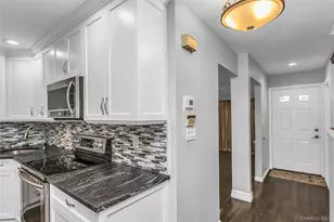 104 W Woodlake Dr, Woodbury, NY 11797 - Photo 3
