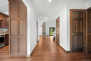 4 Hidden Pines Way, Bohemia, NY 11716 - Photo 5