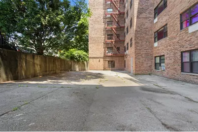 671 Bronx River Road #2N, Yonkers, NY 10704 - Photo 15