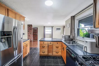 18 Edi Avenue, Plainview, NY 11803 - Photo 11