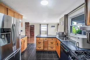 18 Edi Ave, Plainview, NY 11803 - Photo 11