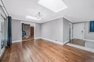 18 Edi Ave, Plainview, NY 11803 - Photo 7