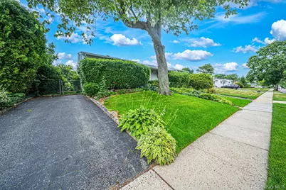 18 Edi Avenue, Plainview, NY 11803 - Photo 3