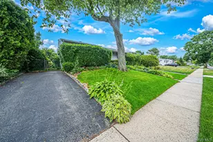 18 Edi Ave, Plainview, NY 11803 - Photo 3