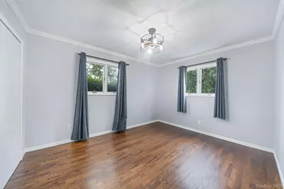18 Edi Avenue, Plainview, NY 11803 - Photo 13