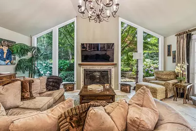 39 Cherry Lane, Syosset, NY 11791 - Photo 19