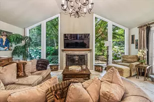 39 Cherry Ln, Syosset, NY 11791 - Photo 19