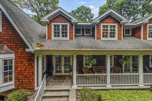 39 Cherry Ln, Syosset, NY 11791 - Photo 3