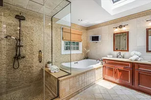 39 Cherry Ln, Syosset, NY 11791 - Photo 23