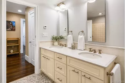 39 Cherry Lane, Syosset, NY 11791 - Photo 27
