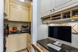 39 Cherry Ln, Syosset, NY 11791 - Photo 17
