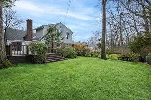127 Wooleys Ln, Great Neck, NY 11023 - Photo 33