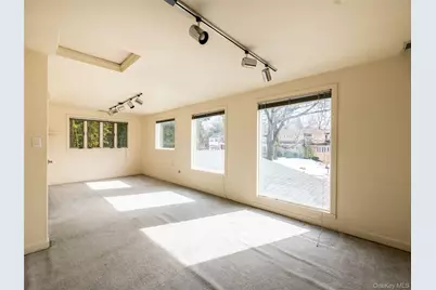 127 Wooleys Lane, Great Neck, NY 11023 - Photo 25