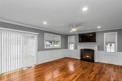 17 Vera Avenue, Plainview, NY 11803 - Photo 7