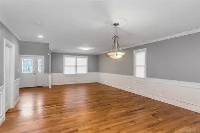 17 Vera Avenue, Plainview, NY 11803 - Photo 3