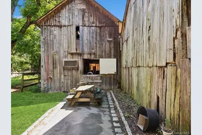 386 Bread and Cheese Hollow Road, Northport, NY 11768 - Photo 21