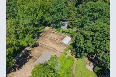 386 Bread and Cheese Hollow Road, Northport, NY 11768 - Photo 27