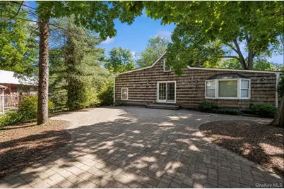 386 Bread and Cheese Hollow Road, Northport, NY 11768 - Photo 13