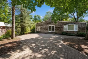 386 Bread and Cheese Hollow Rd, Northport, NY 11768 - Photo 13