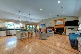 68 Bankside Dr, Centerport, NY 11721 - Photo 5